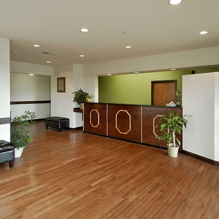 Super 8 By Wyndham Bowling Green North Interieur foto