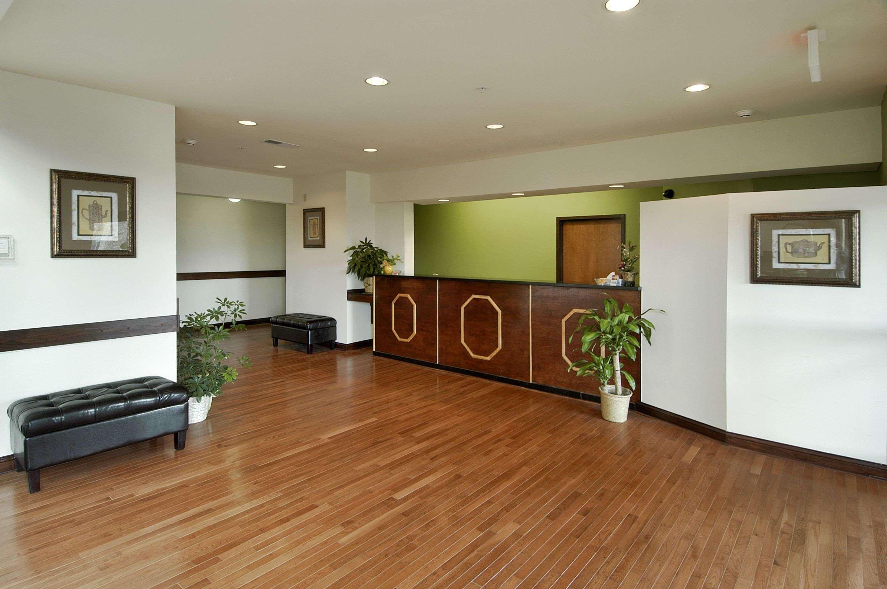 Super 8 By Wyndham Bowling Green North Interieur foto